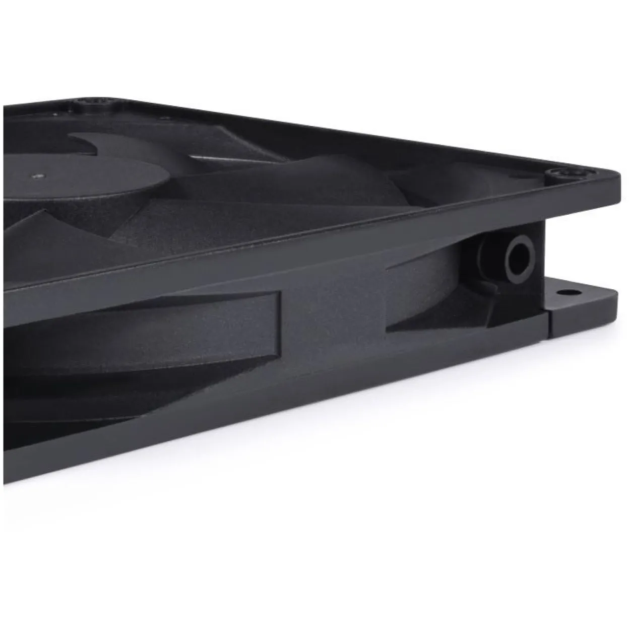 Alphacool Core PWM 140x140x25mm 0-2500 U/min 43.3-45 dB(A) schwarz