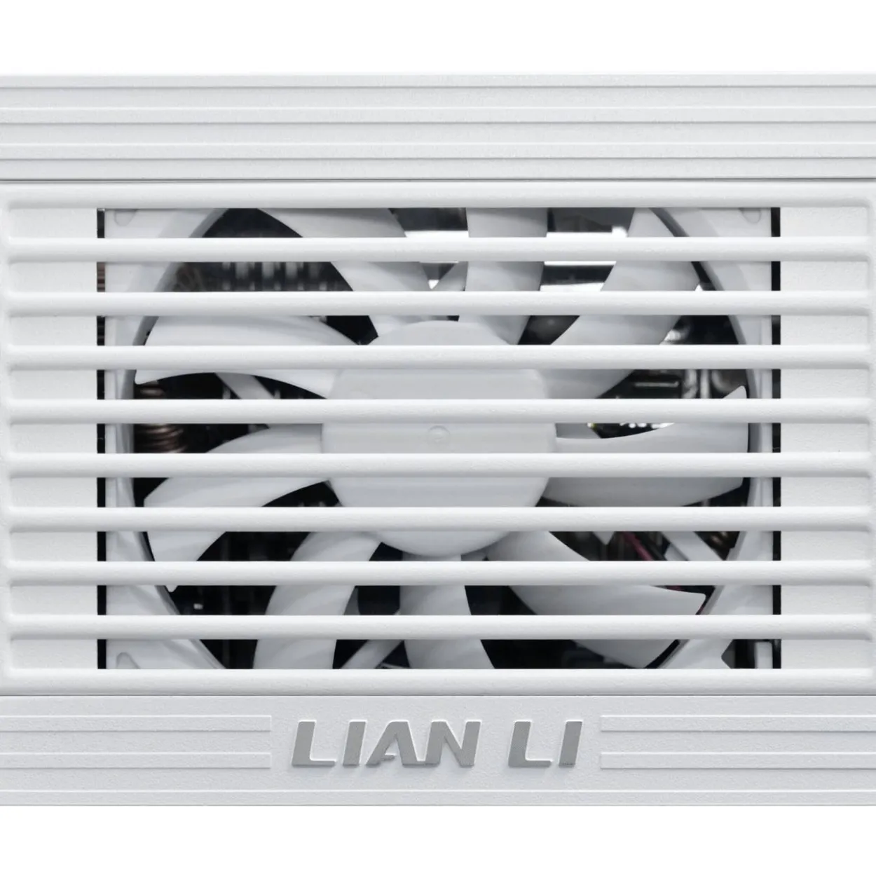 1000 Watt Lian Li SP Series Platinum 80 PLUS Platinum Netzteil, SFX, vollmodular, PCIe 5.1, ATX 3.1 - weiß
